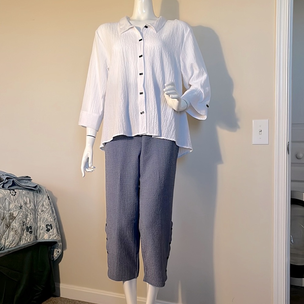 Habitat white blouse with matching blue capris. Size XL/L